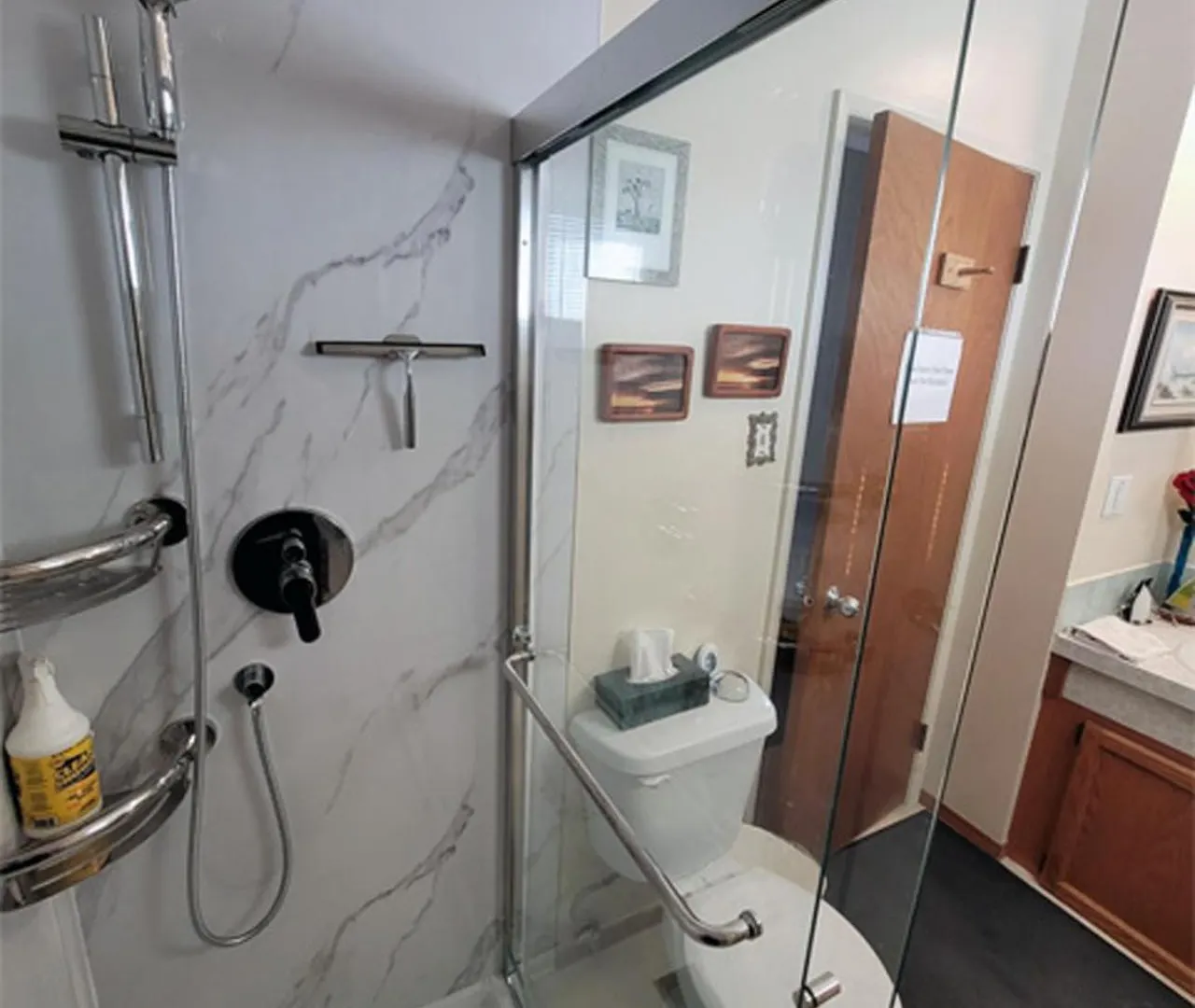 The Dewberry Homestay B&B Edmonton Bed & Breakfast